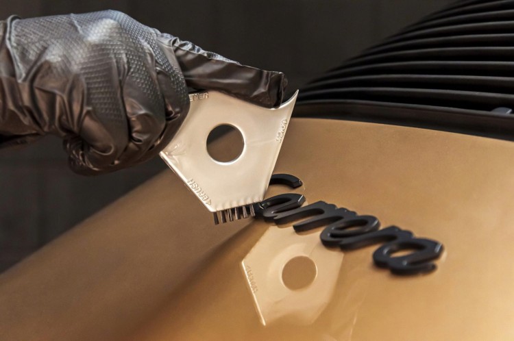 Soft99 AUTHENTIC PREMIUM Twardy wosk samochodowy z naturalną Carnaubą PREMIUM