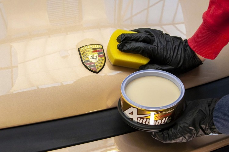 Soft99 AUTHENTIC PREMIUM Twardy wosk samochodowy z naturalną Carnaubą PREMIUM